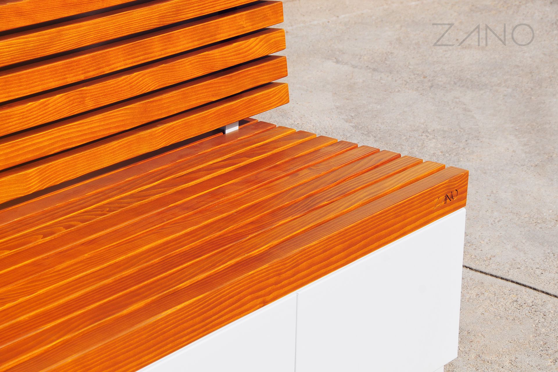 Banco Quadro 02.076 madera blanda lacada Ciprés Banco Quadro 02.076 madera blanda lacada Ciprés