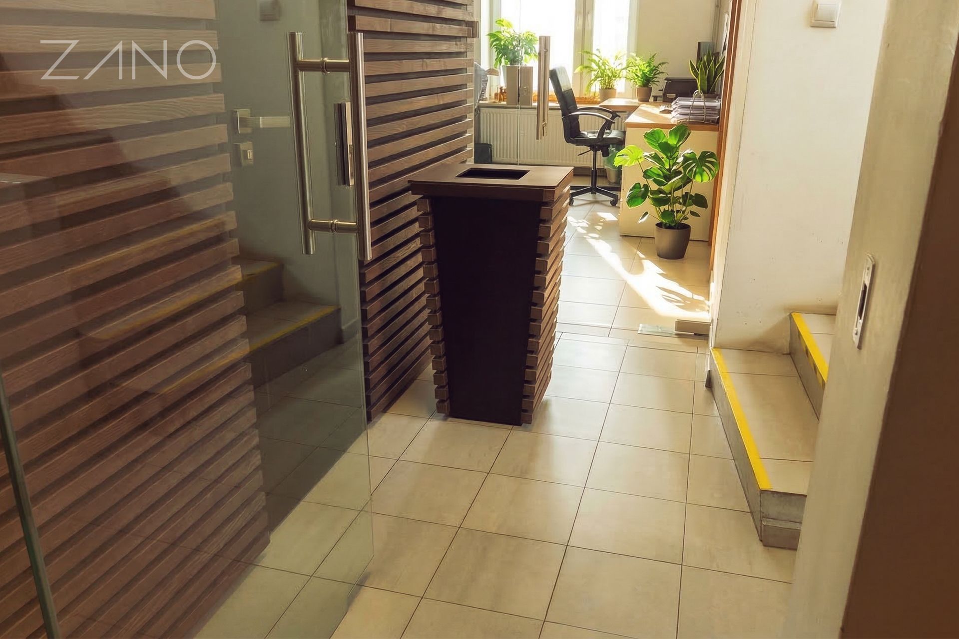 Papelera Flash en un edificio de oficinas Papelera Flash en un edificio de oficinas